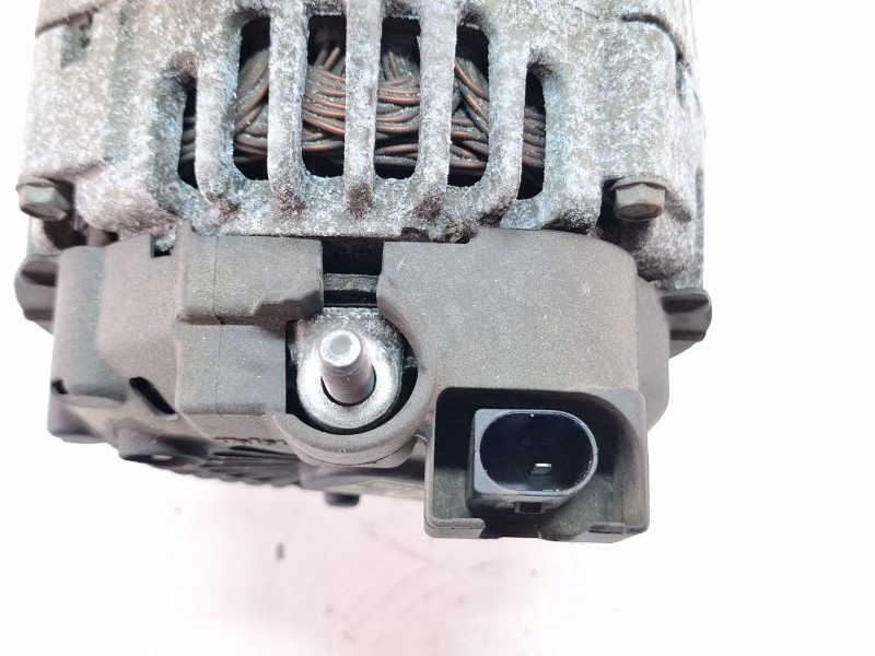 Recambio de alternador para mercedes-benz 200 200 referencia OEM IAM A6401540502  