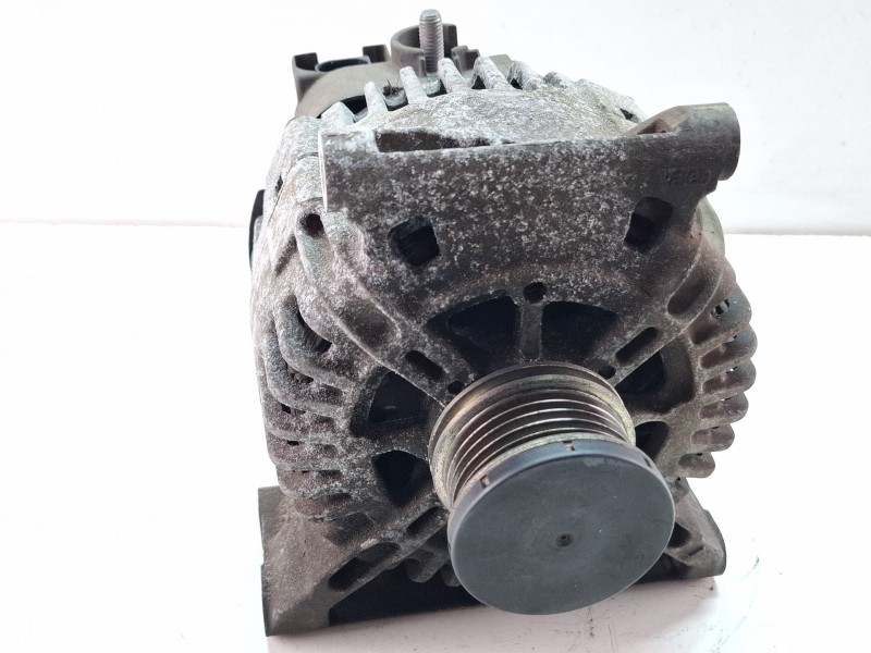 Recambio de alternador para mercedes-benz 200 200 referencia OEM IAM A6401540502  