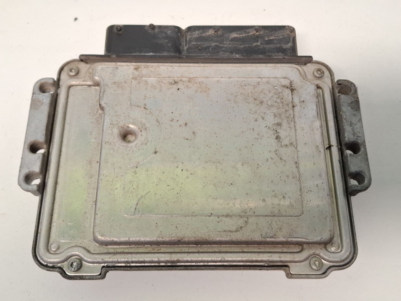 Recambio de centralita motor para opel astra referencia OEM IAM 0281011943  