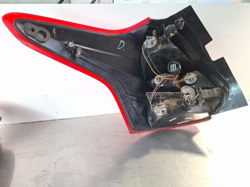 Recambio de piloto trasero derecho para ford focus iii 1.0 ecoboost referencia OEM IAM BM5113404A  