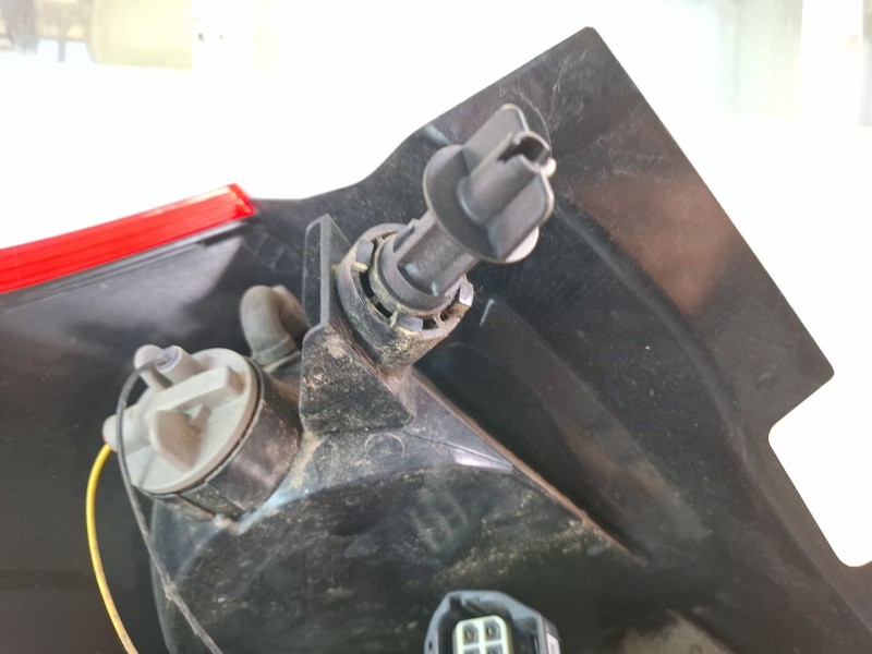 Recambio de piloto trasero derecho para ford focus iii 1.0 ecoboost referencia OEM IAM BM5113404A  