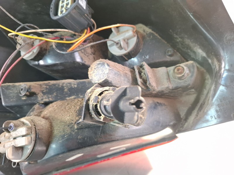 Recambio de piloto trasero derecho para ford focus iii 1.0 ecoboost referencia OEM IAM BM5113404A  