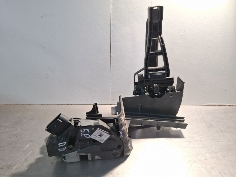 Recambio de cerradura puerta delantera derecha para ford focus iii 1.0 ecoboost referencia OEM IAM BM5AA21812BE/921760104  