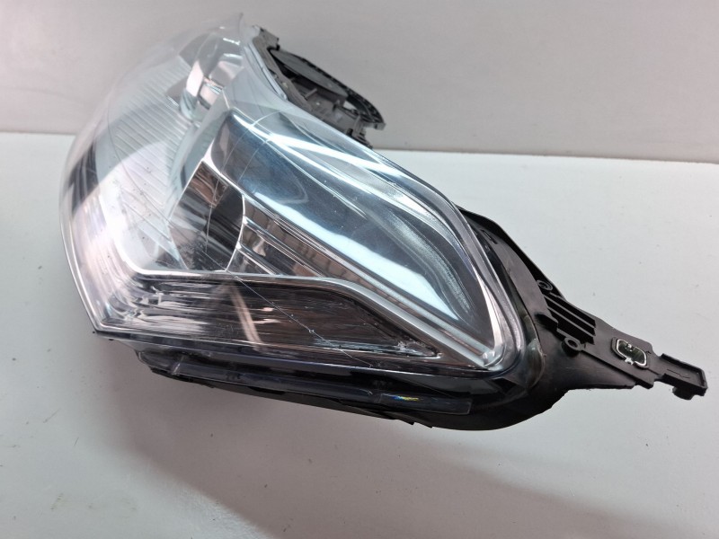 Recambio de faro delantero izquierdo para citroen c5 referencia OEM IAM   