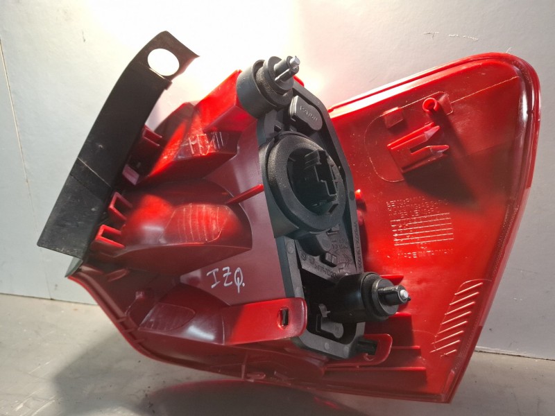 Recambio de piloto carrocería trasero izquierdo para citroen c5 referencia OEM IAM   