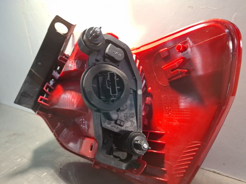 Recambio de piloto carrocería trasero izquierdo para citroen c5 referencia OEM IAM   