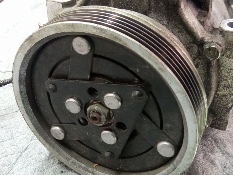 Recambio de compresor aire acondicionado para dacia sandero referencia OEM IAM 8200866441  