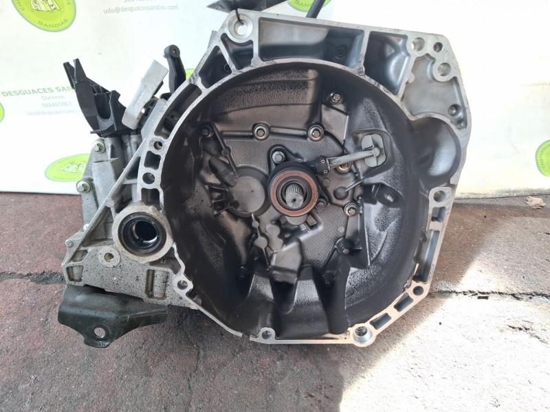 Recambio de caja cambios para renault clio 4 0.9 tce 90 gasolina 90cv / 66kw h4b referencia OEM IAM 321014203R  
