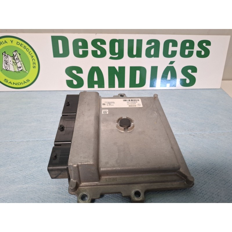 Recambio de centralita motor para renault clio 4 0.9 tce 90 gasolina 90cv / 66kw h4b referencia OEM IAM 237105499R  