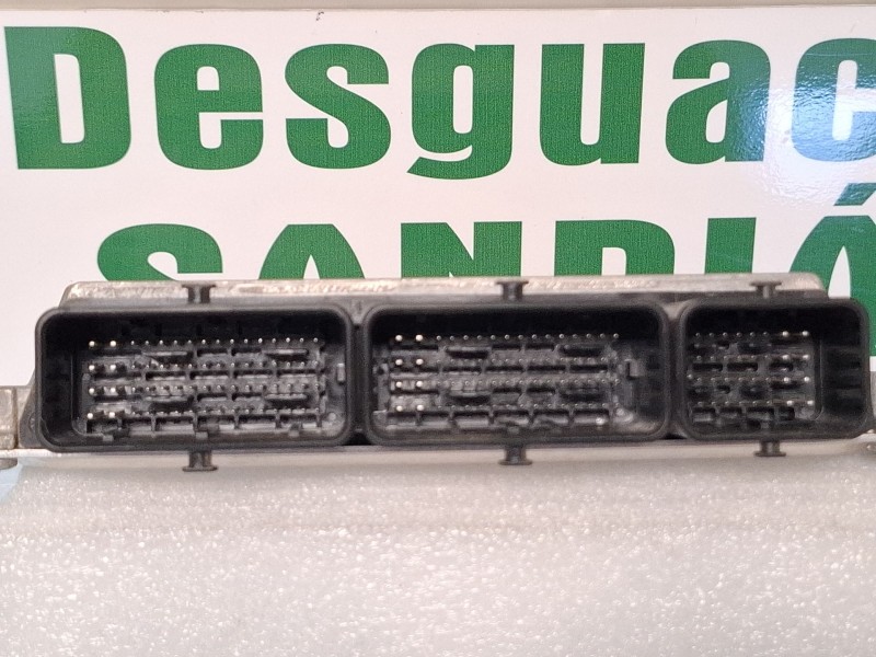 Recambio de centralita motor para renault clio 4 0.9 tce 90 gasolina 90cv / 66kw h4b referencia OEM IAM 237105499R  