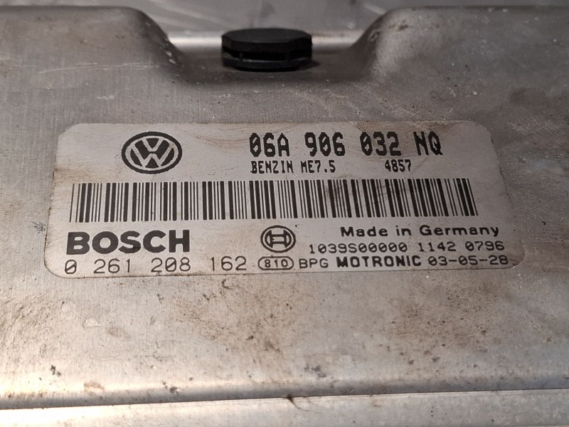 Recambio de centralita motor para seat cordoba referencia OEM IAM 06A906032NQ0261208162  