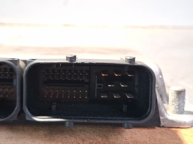 Recambio de centralita motor para seat cordoba referencia OEM IAM 06A906032NQ0261208162  