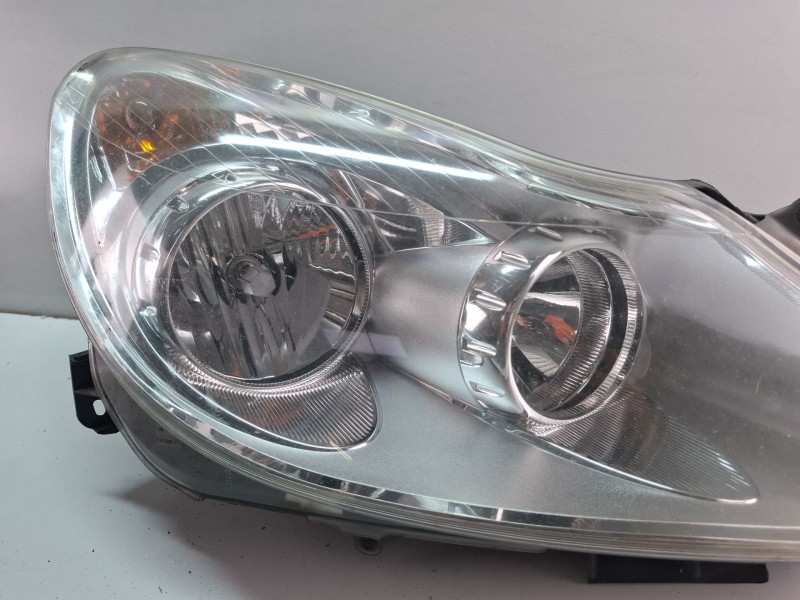 Recambio de faro delantero derecho para opel corsa referencia OEM IAM 93189358EF  