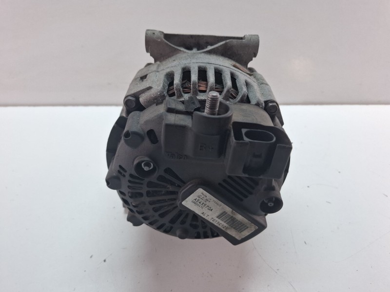 Recambio de alternador para mercedes-benz a 200 cdi referencia OEM IAM A543570A  