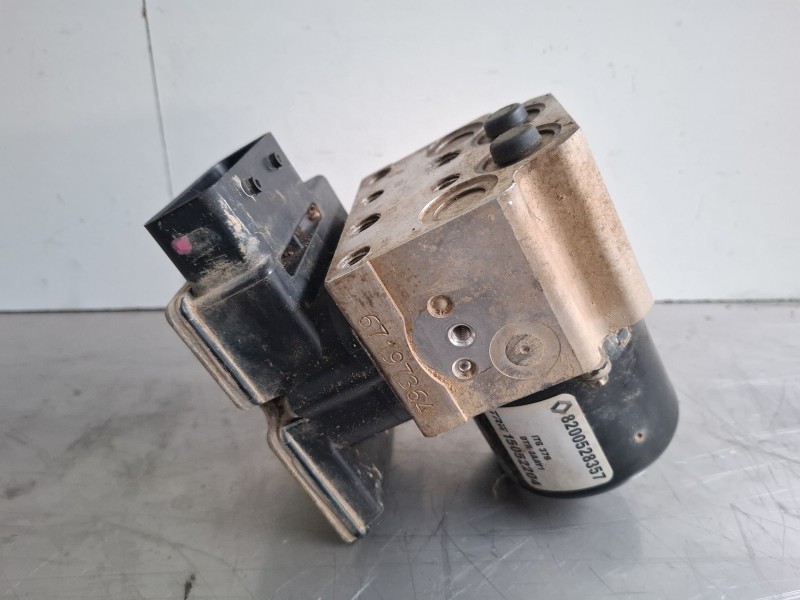 Recambio de modulo abs para renault master referencia OEM IAM 820052835754084794B  