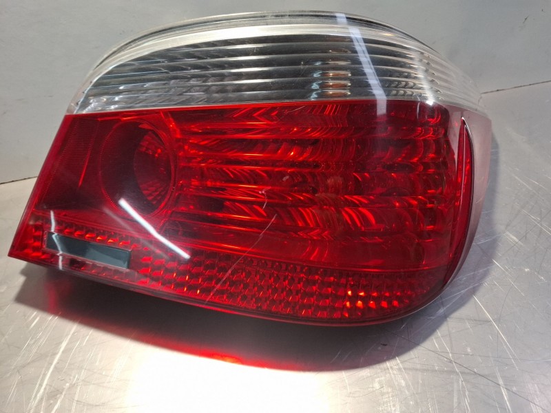 Recambio de piloto trasero derecho para bmw 530d referencia OEM IAM 6910768  