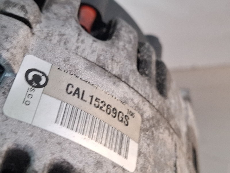 Recambio de alternador para bmw 530d referencia OEM IAM H636649A  