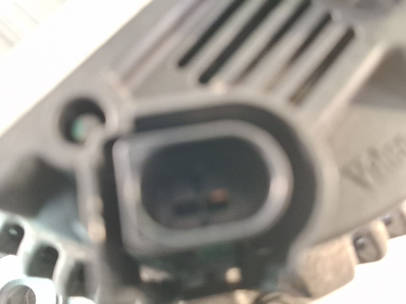 Recambio de alternador para bmw 530d referencia OEM IAM H636649A  