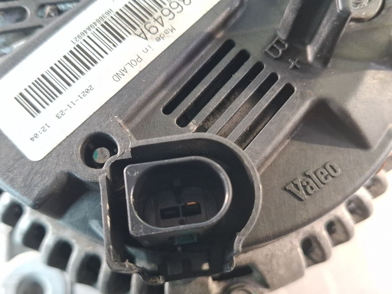 Recambio de alternador para bmw 530d referencia OEM IAM H636649A  