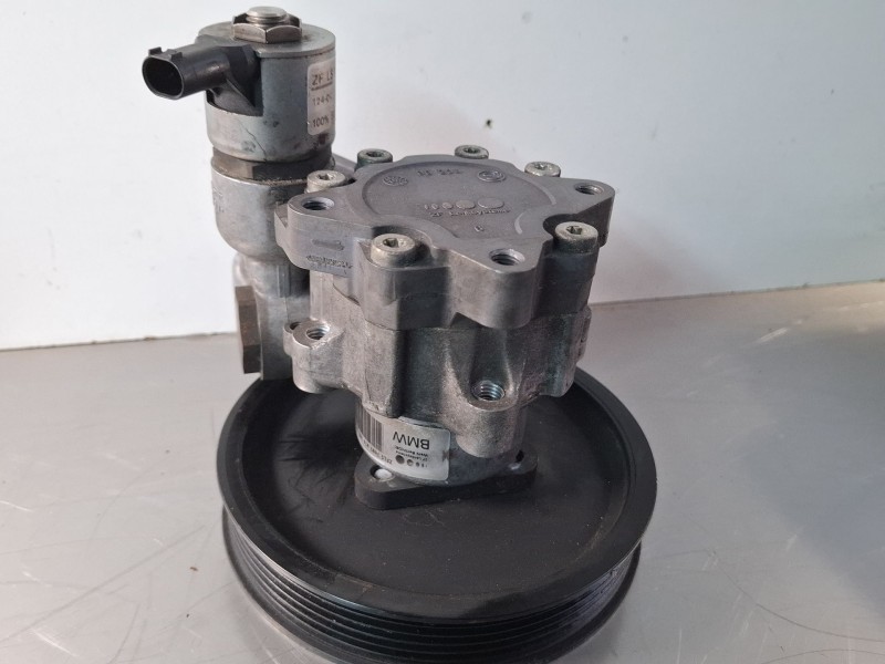 Recambio de bomba direccion asistida para bmw 530d referencia OEM IAM 7787106  