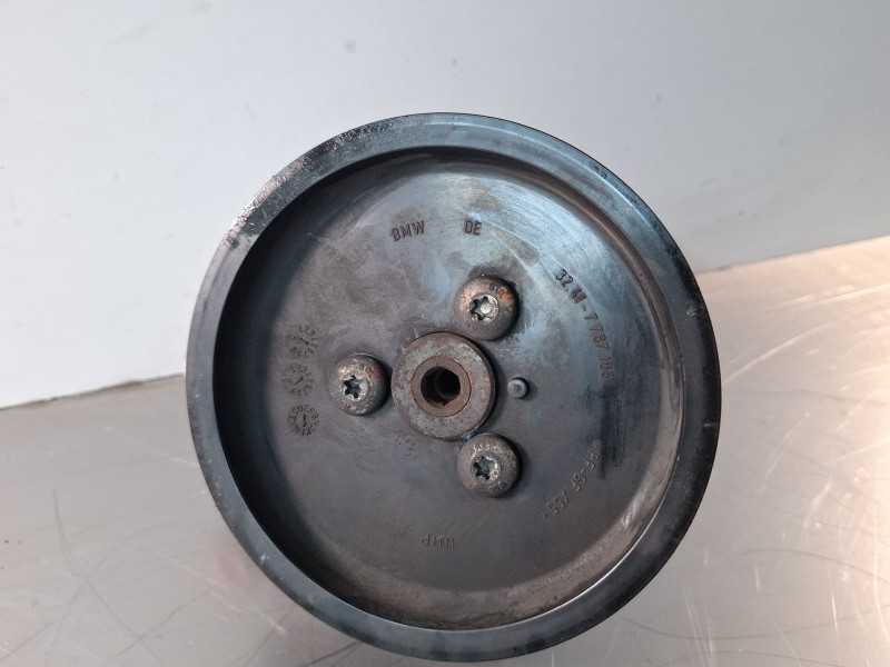 Recambio de bomba direccion asistida para bmw 530d referencia OEM IAM 7787106  