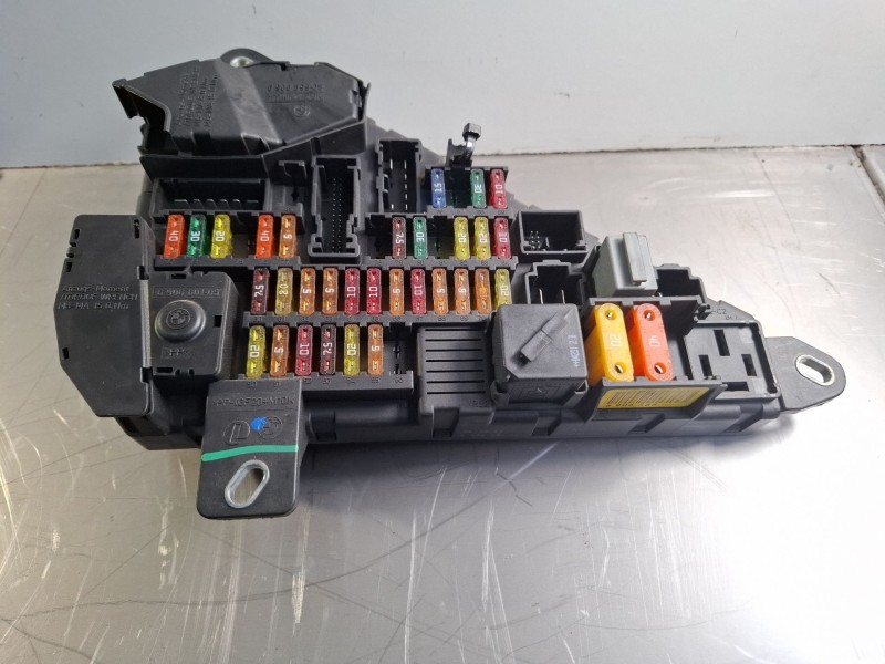 Recambio de caja reles / fusibles para bmw 530d referencia OEM IAM 6906603  