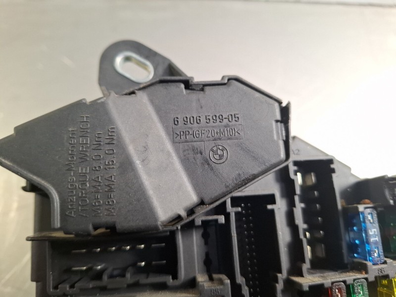 Recambio de caja reles / fusibles para bmw 530d referencia OEM IAM 6906603  