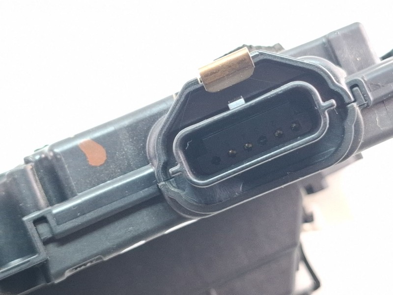 Recambio de cerradura puerta delantera izquierda para renault clio 4 0.9 tce 90 gasolina 90cv / 66kw h4b referencia OEM IAM 8050