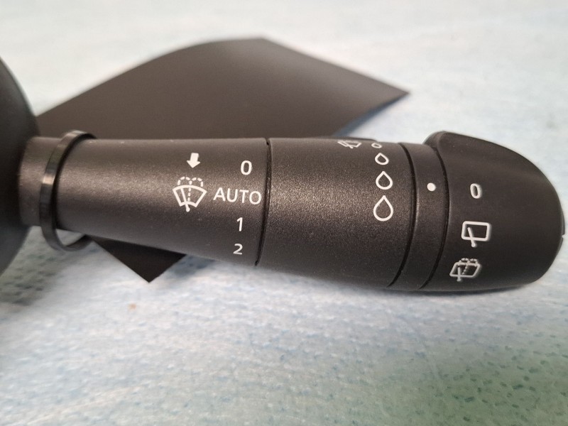 Recambio de mando limpiaparabrisas para renault clio 4 0.9 tce 90 gasolina 90cv / 66kw h4b referencia OEM IAM E106703231  