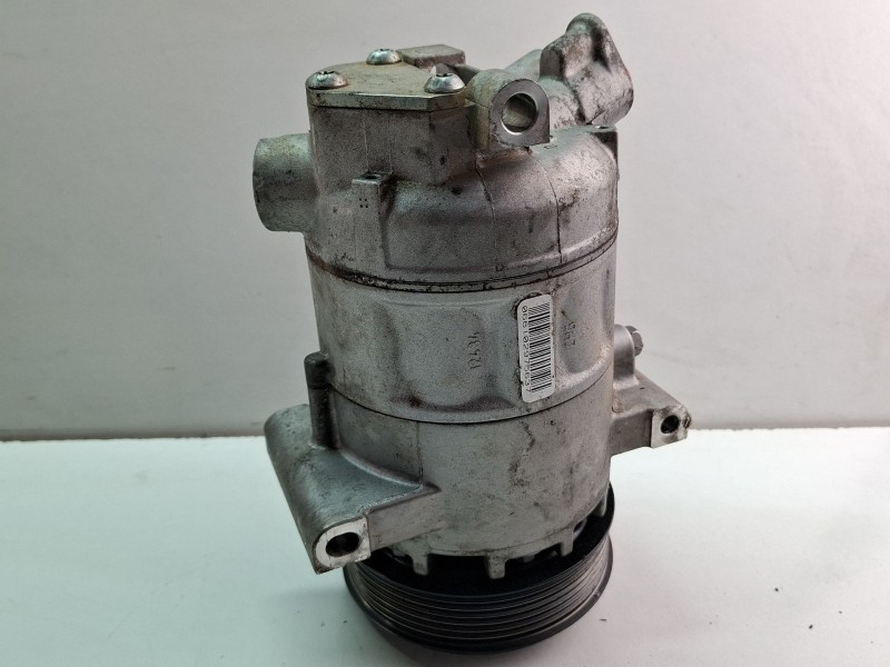 Recambio de compresor aire acondicionado para renault clio 4 0.9 tce 90 gasolina 90cv / 66kw h4b referencia OEM IAM 926007741R  
