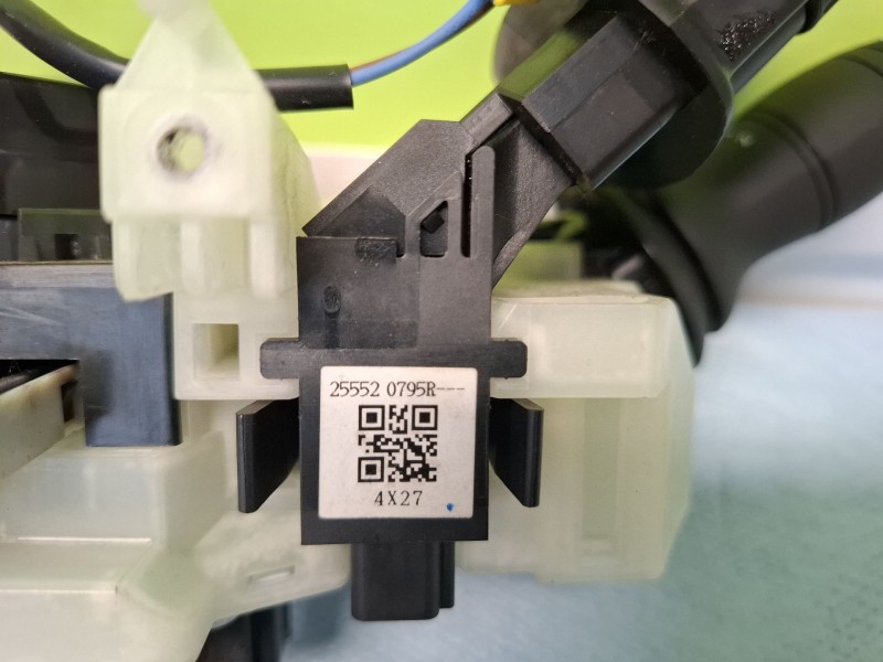 Recambio de mando multifuncion para renault laguna iii referencia OEM IAM 255670003R  