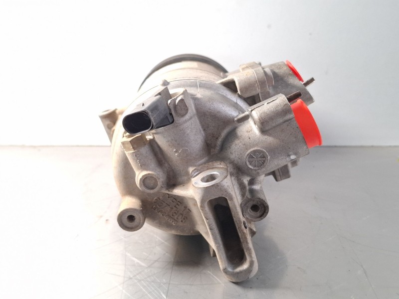 Recambio de compresor aire acondicionado para seat leon referencia OEM IAM 5N0820803E  