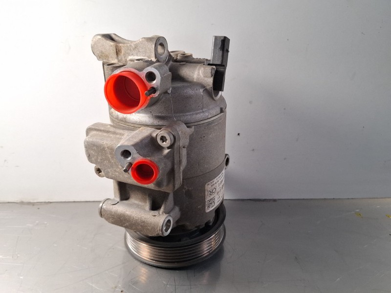 Recambio de compresor aire acondicionado para seat leon referencia OEM IAM 5N0820803E  
