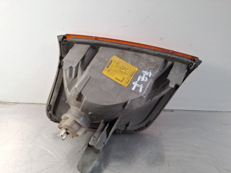 Recambio de piloto intermitente delantero izquierdo para mercedes-benz 250d referencia OEM IAM 12482600431305233928  