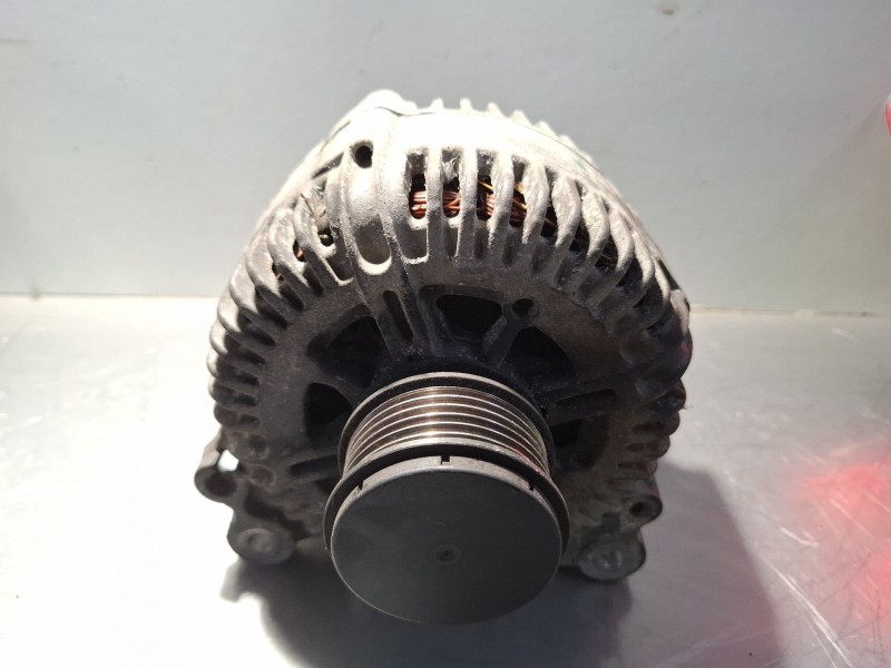 Recambio de alternador para volkswagen passat referencia OEM IAM 021903026L  