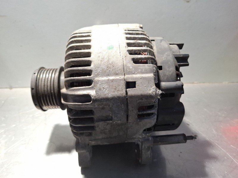 Recambio de alternador para volkswagen passat referencia OEM IAM 021903026L  