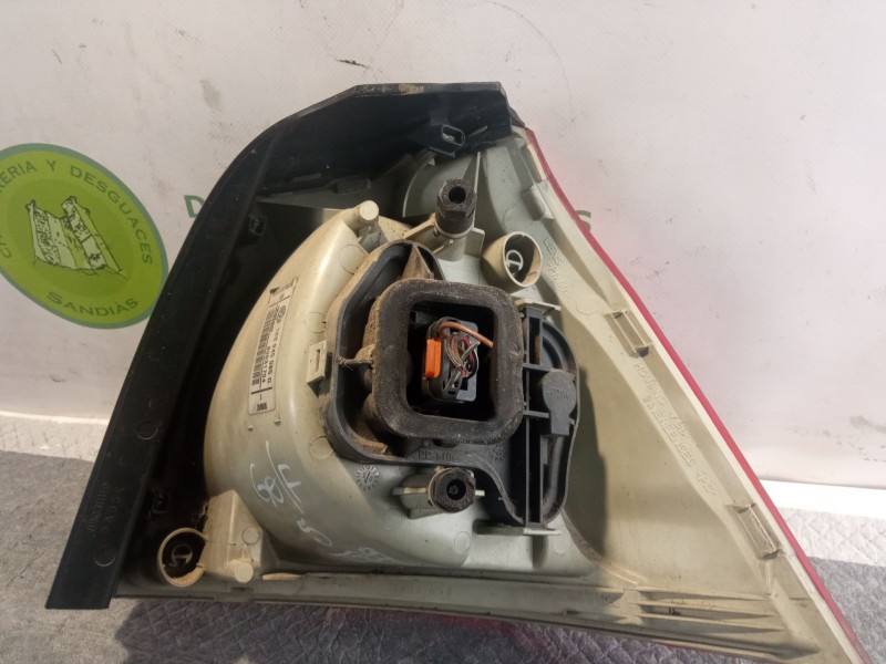 Recambio de piloto carrocería trasero izquierdo para volkswagen golf referencia OEM IAM 1K6945095G  