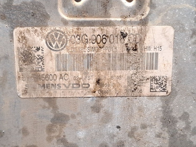 Recambio de centralita motor para volkswagen passat referencia OEM IAM 03G906018  