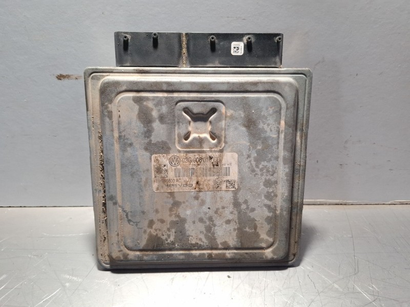 Recambio de centralita motor para volkswagen passat referencia OEM IAM 03G906018  