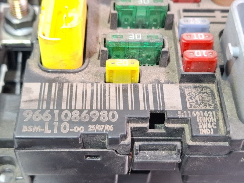 Recambio de centralita bsm para peugeot 207 referencia OEM IAM 9661086980  