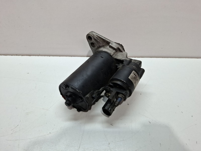 Recambio de motor arranque para volkswagen golf referencia OEM IAM 02Z911023FX  