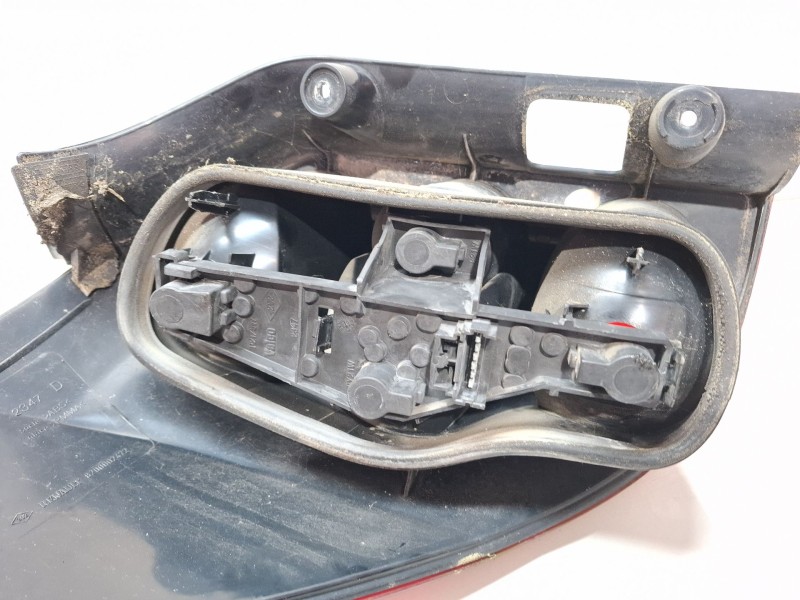 Recambio de piloto trasero izquierdo para renault laguna referencia OEM IAM 8700002472  8700002472