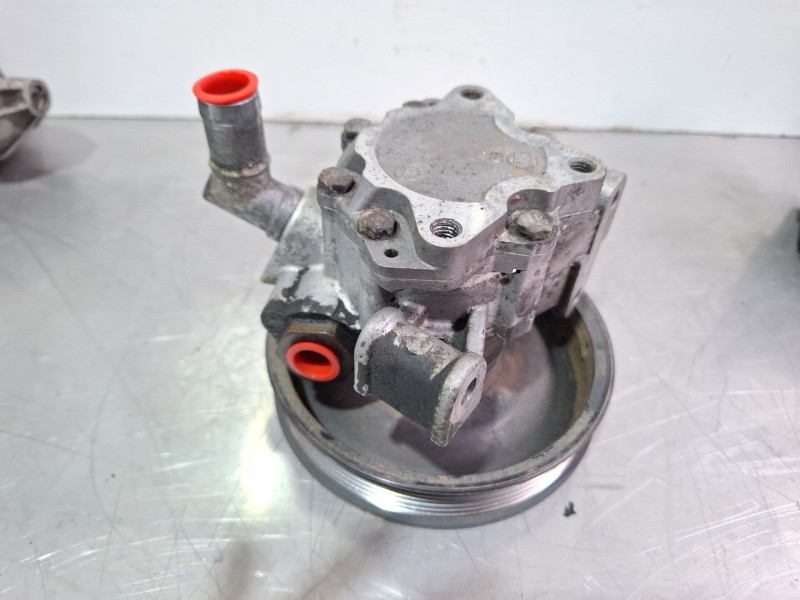 Recambio de bomba direccion asistida para mercedes-benz 108 d referencia OEM IAM a6042360010  