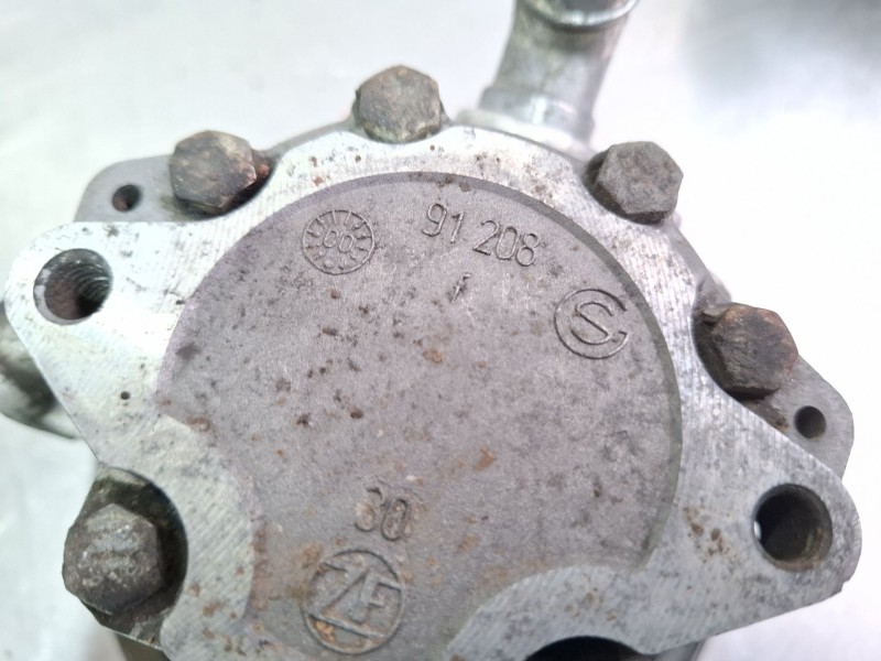 Recambio de bomba direccion asistida para mercedes-benz 108 d referencia OEM IAM a6042360010  