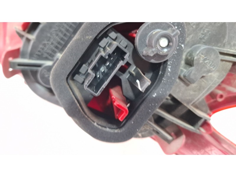 Recambio de piloto trasero izquierdo para peugeot 208 referencia OEM IAM   