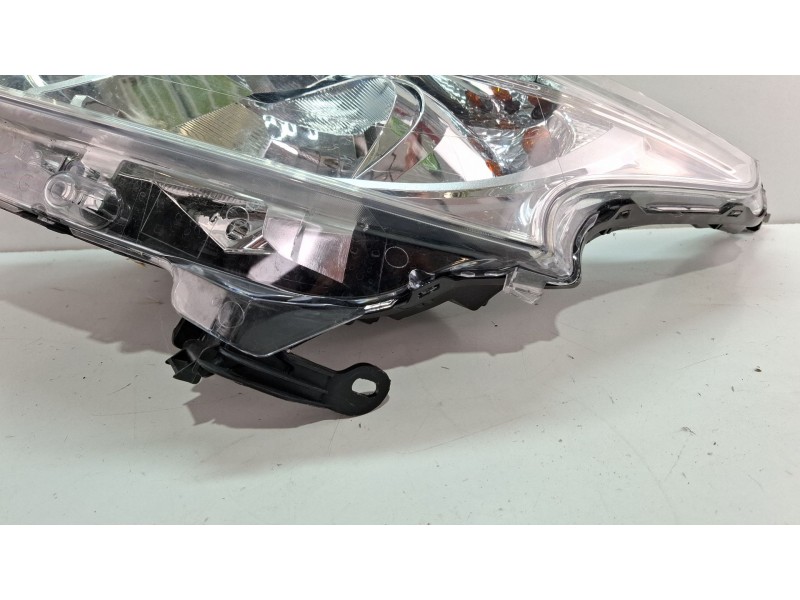 Recambio de faro delantero izquierdo para peugeot 208 referencia OEM IAM 9802221880Valeo/89905649  