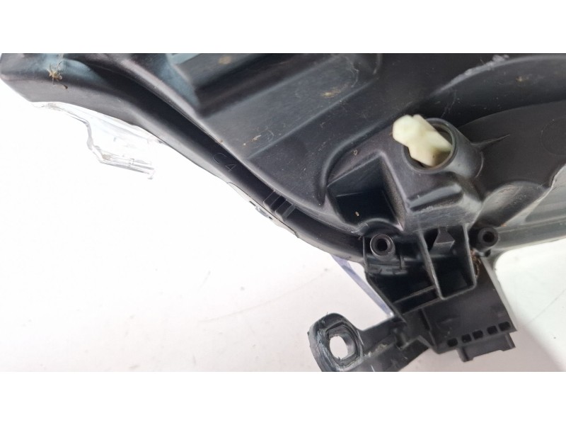 Recambio de faro delantero izquierdo para peugeot 208 referencia OEM IAM 9802221880Valeo/89905649  