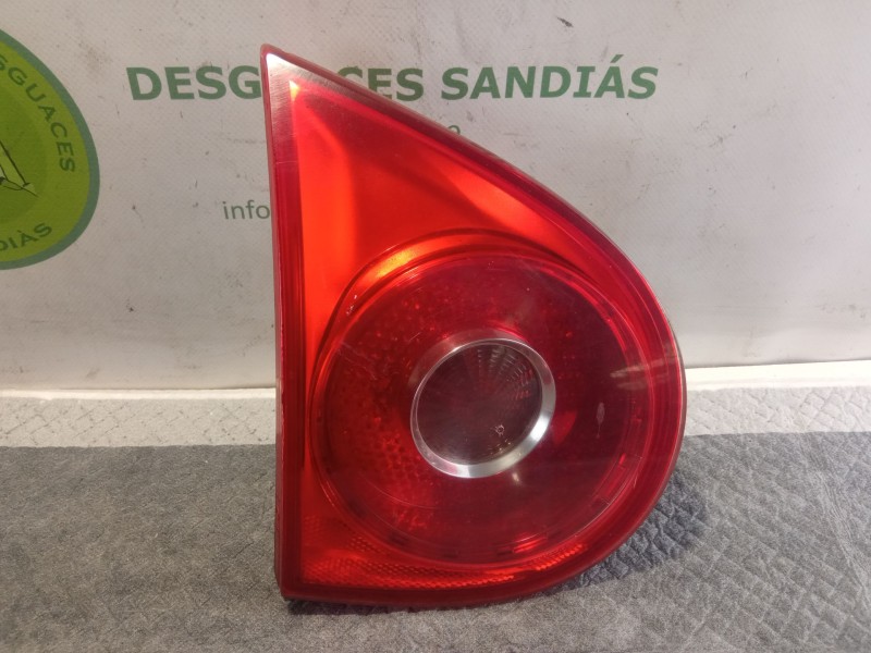 Recambio de piloto porton trasero izquierdo para volkswagen golf referencia OEM IAM 1K6945093G  