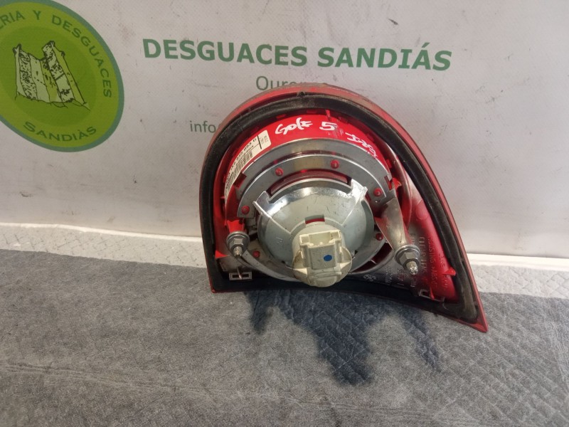 Recambio de piloto porton trasero izquierdo para volkswagen golf referencia OEM IAM 1K6945093G  