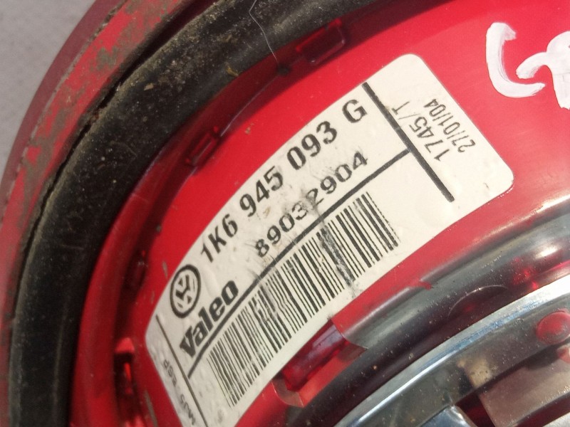 Recambio de piloto porton trasero izquierdo para volkswagen golf referencia OEM IAM 1K6945093G  